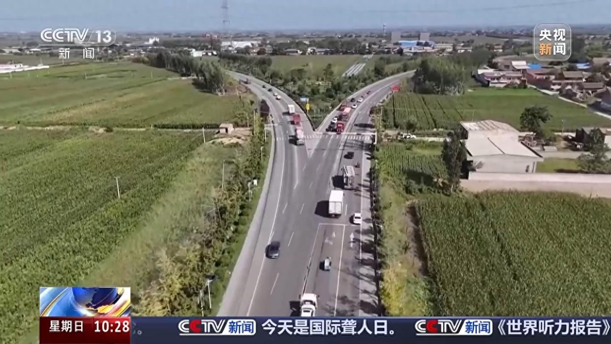 無信號(hào)燈路口通行規(guī)則_出行提示_國慶中秋假期交通安全風(fēng)險(xiǎn)