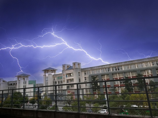 出行提示_南方強降雨出行注意事項_暴雨出行安全提示