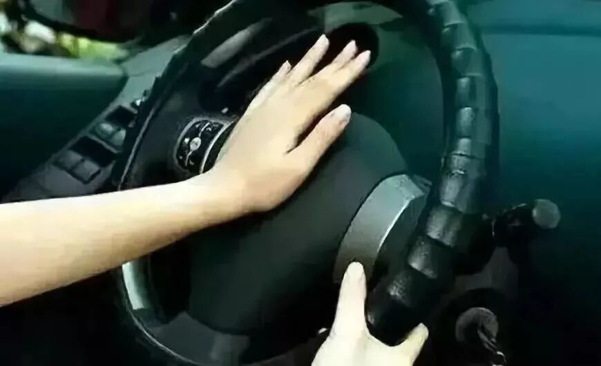 霧天行車(chē)安全常識(shí)_出行提示_低能見(jiàn)度行車(chē)技巧