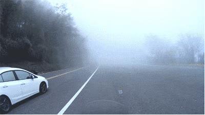 秋季霧天出行注意事項(xiàng)_出行提示_霧天安全行車