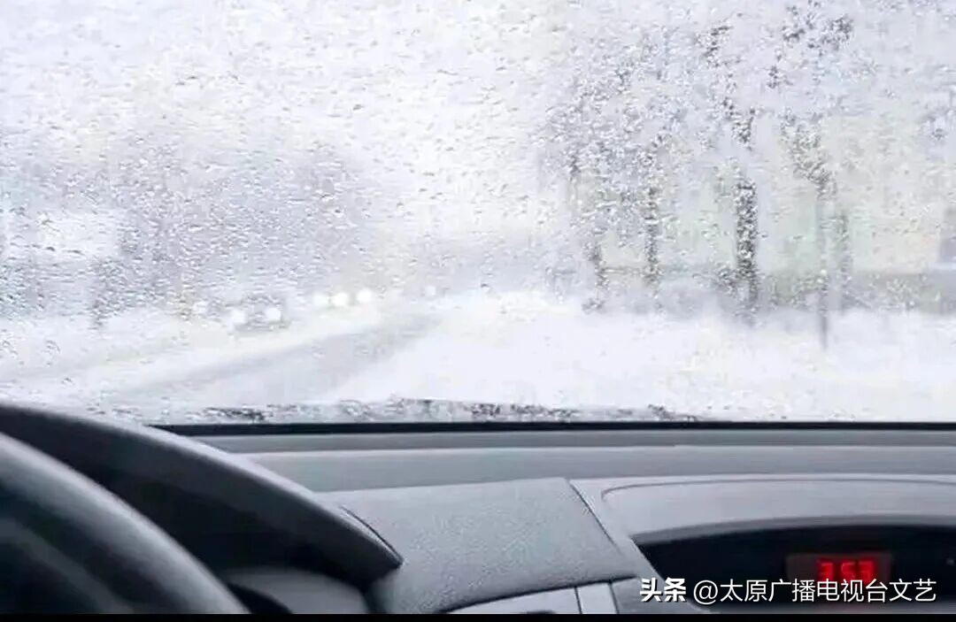 駕車出行前的準(zhǔn)備_出行提示_駕駛雪天車輛注意事項