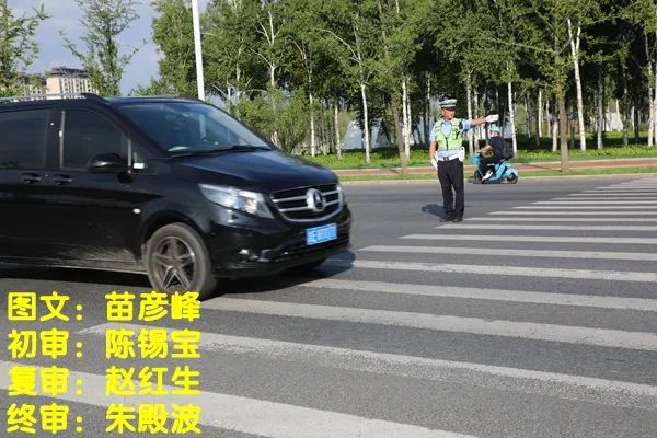 嚴(yán)禁超載安全裝載_大貨車安全行車規(guī)范_出行提示