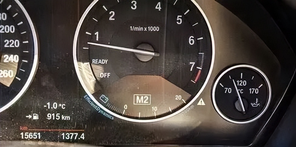 出行提示_雪天步行防滑防摔防砸攻略_雪天出行安全注意事項