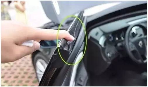 大風(fēng)天氣行車安全注意事項(xiàng)_大風(fēng)天氣車輛行駛技巧_出行提示