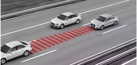 大風(fēng)天氣車輛行駛技巧_出行提示_大風(fēng)天氣行車安全注意事項(xiàng)