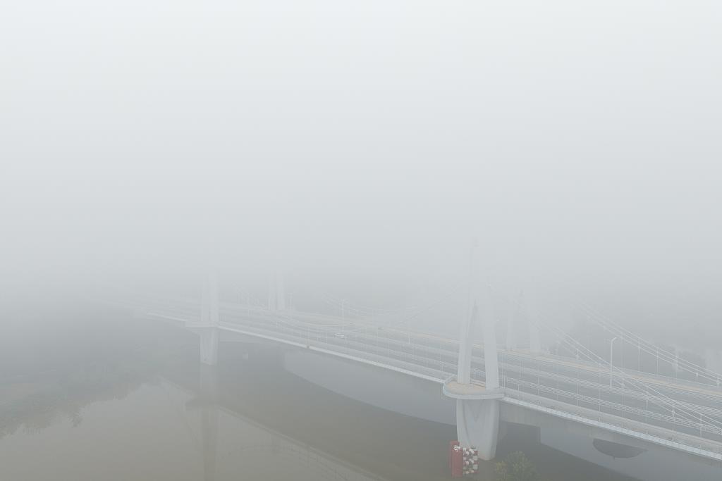 凍雨出行注意事項(xiàng)_出行提示_元旦返程雨雪天氣安全駕駛